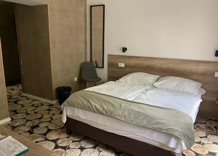 Erdovarazs Panzio Bed and Breakfast 3*