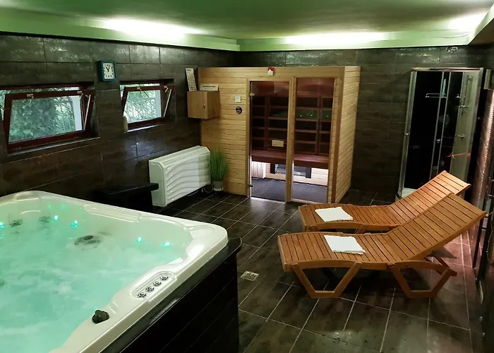 Erdovarazs Panzio Bed and Breakfast 3*